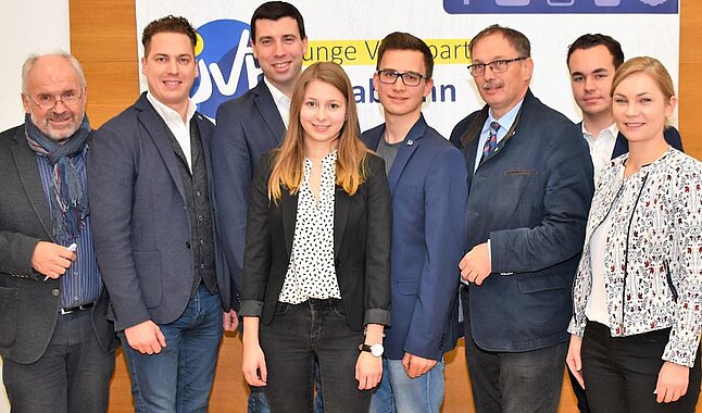 Im Bild v.l.n.r.: Johann Gschwindl, Bernhard Heinreichsberger, Florian Hinteregger, Theresa Mattes, Stefan Schröter, Richard Hogl, Christoph Fürnkranz, Eva-Maria Himmelbauer